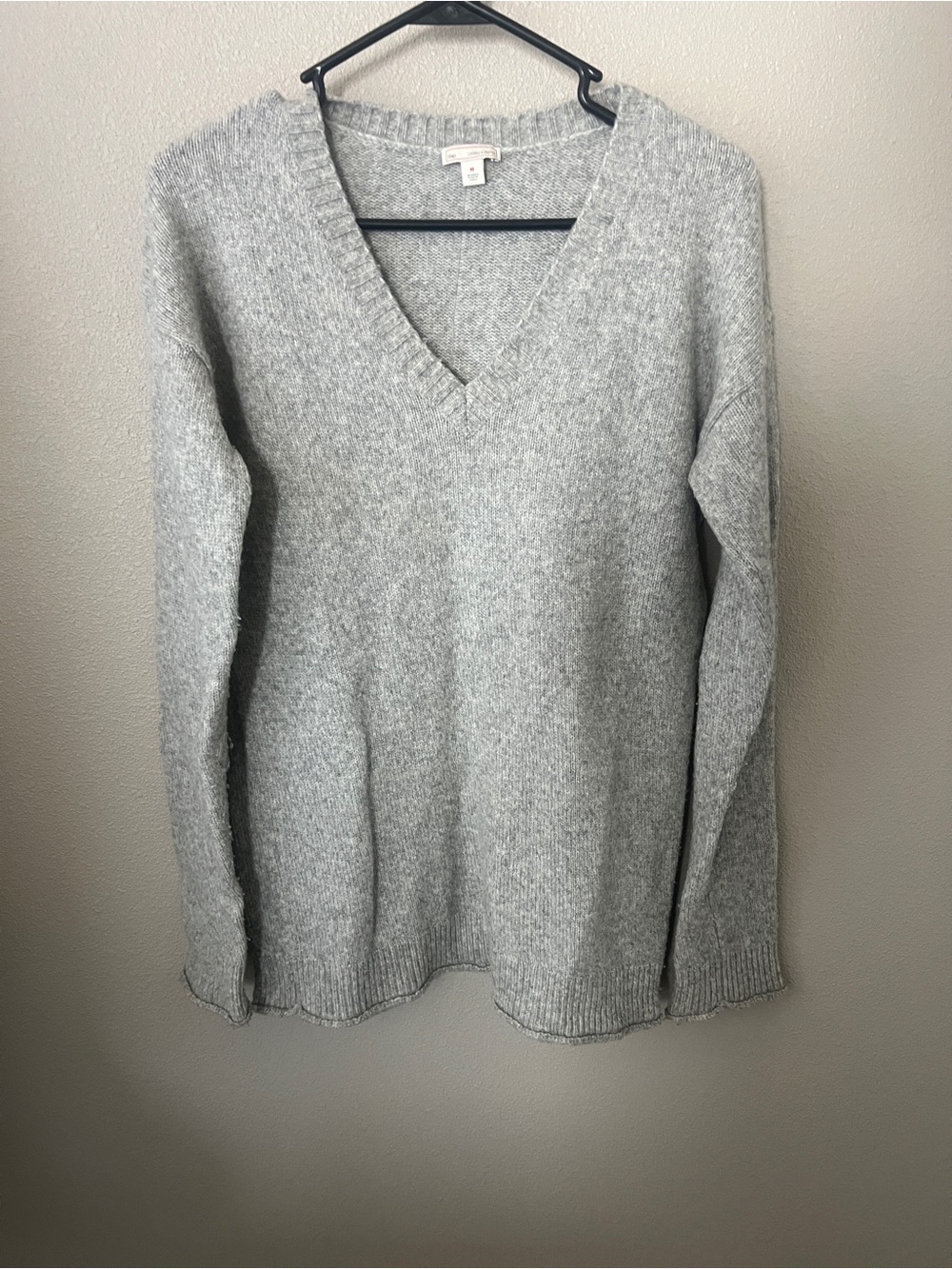GAP women’s Vneck sweater